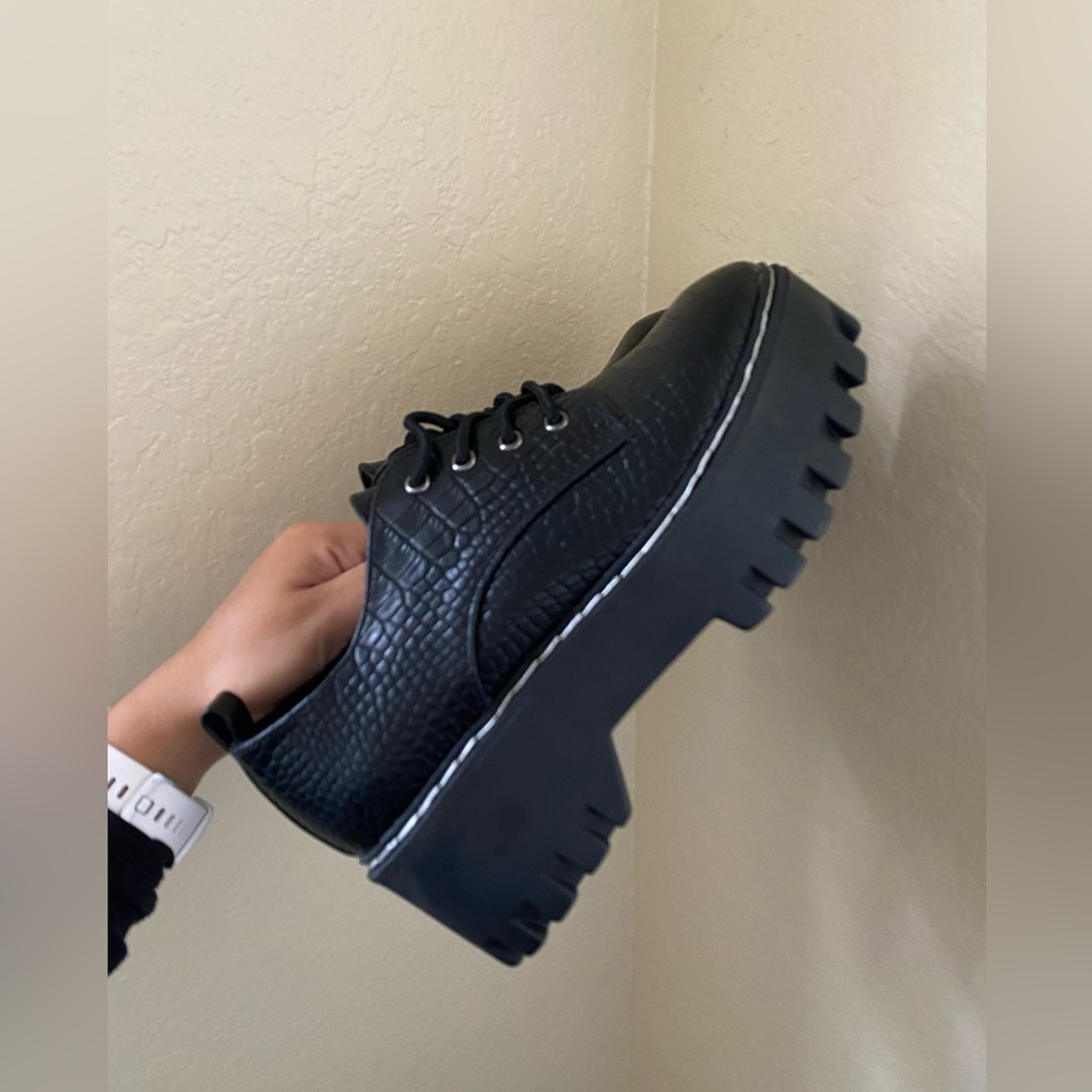 Black Platform Shoes, women’s size 7.5, NEW